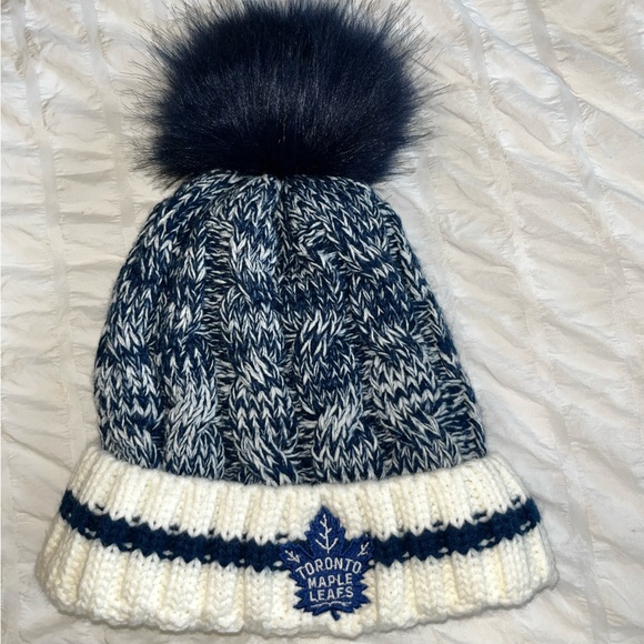 Toronto Maple Leafs Pom Pom Hat - Picture 1 of 1